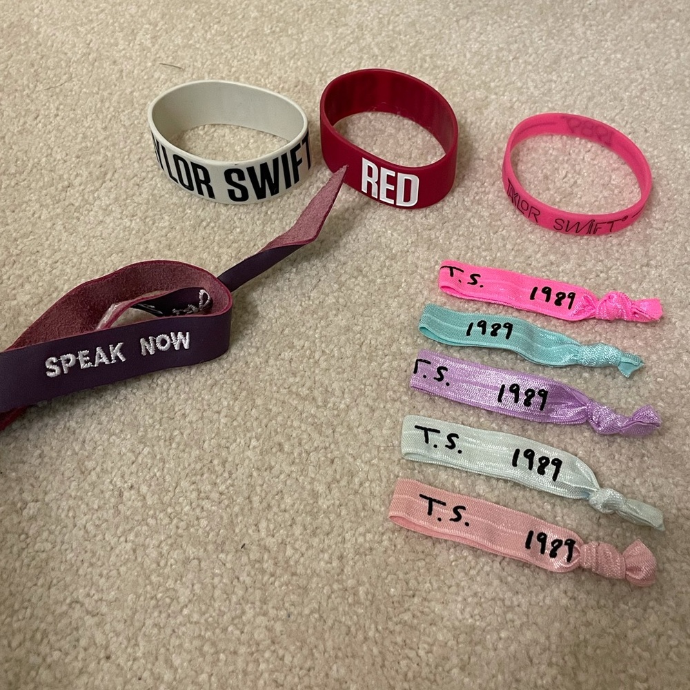 Taylor Swift Accessories Pack